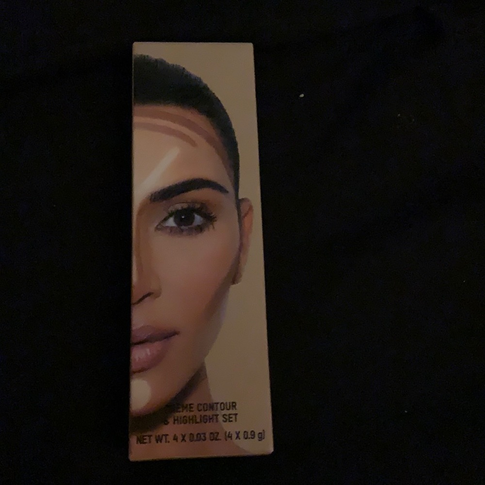 KKW creme contour kit